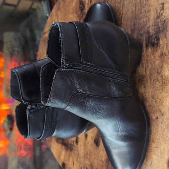 Clarks boots - Picture 4 of 7